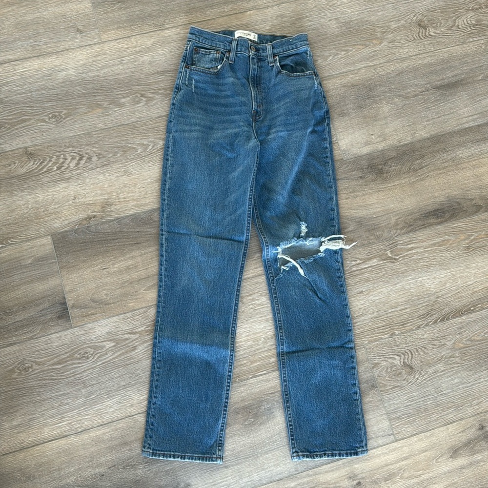 Abercrombie & fitch the 90’s straight ultra high rise size 27/4R